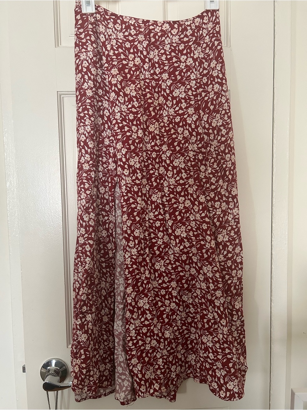 Reformation Zoe midi skirt in La Vie en Rose - Picture 4 of 8